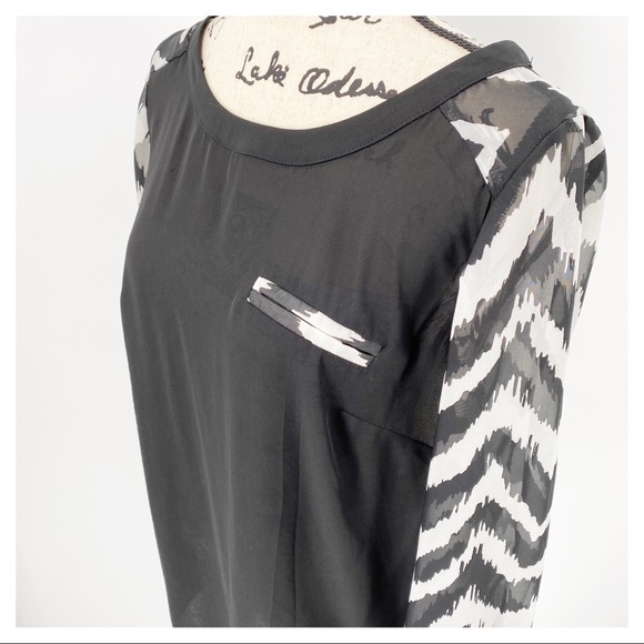 AB Studio Long Sleeve Pullover Blouse Chevron S - Picture 3 of 7